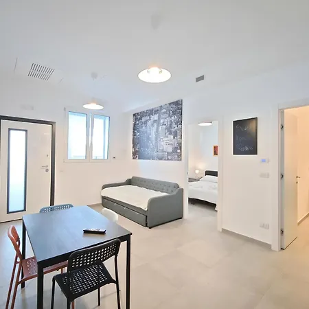 Isabelle House * Bari