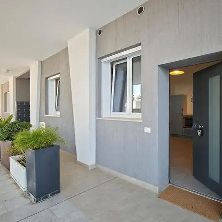 Isabelle House Apartament *